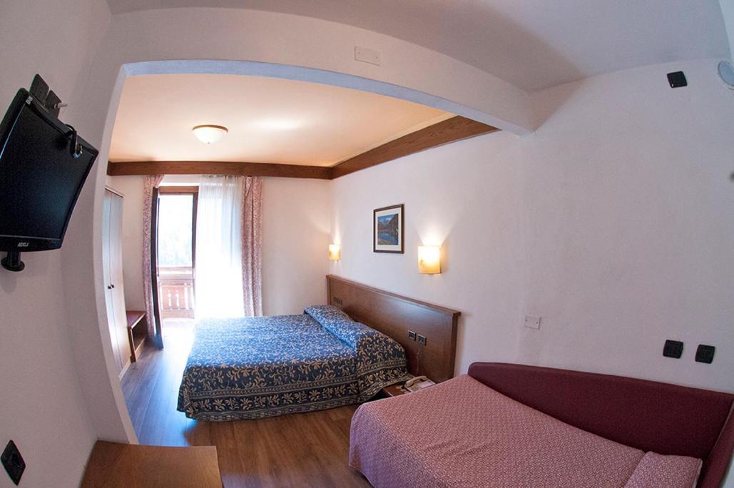 Hotel Carlone Breguzzo Eksteriør billede
