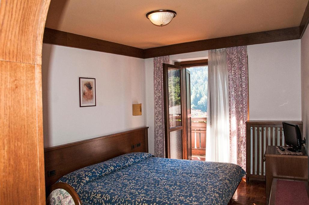 Hotel Carlone Breguzzo Eksteriør billede